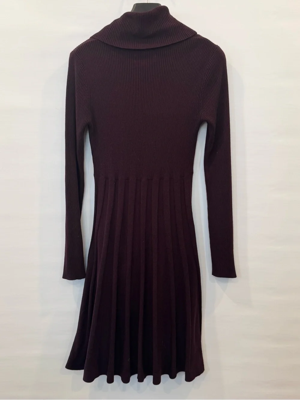 Dana Buchman Cowl Neck Turtleneck Deep Plum Long Sleeve Knit Sweater Dress M